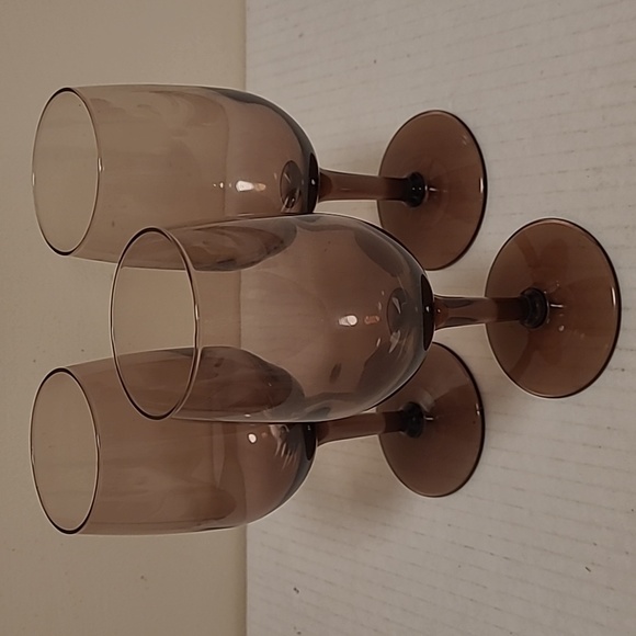 Set of 3 Vintage Amethyst Wine Glasses - Picture 2 of 16